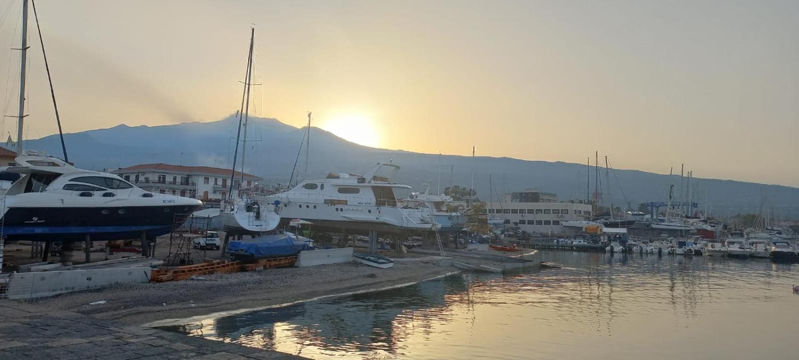 דירות ריפוסטו Alba Marina E Tramonti Etnei מראה חיצוני תמונה